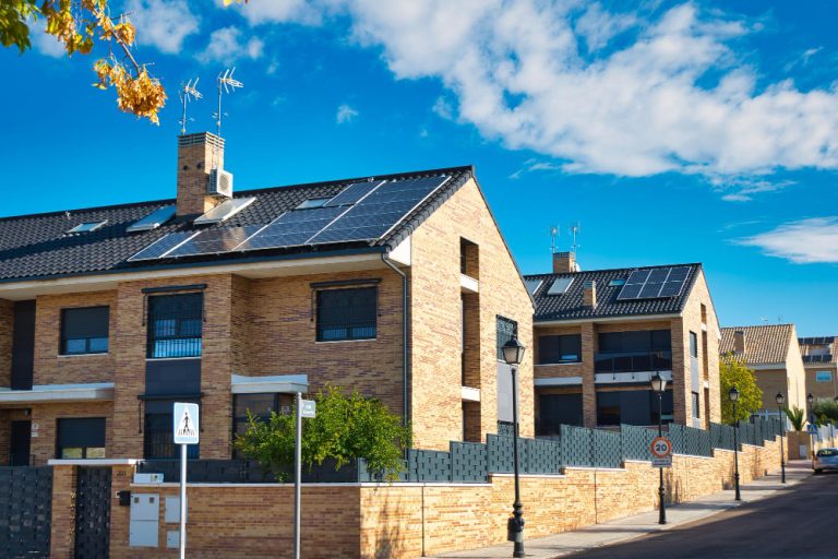 solar-energy-panels-roofs-single-family-homes-madrid-spain