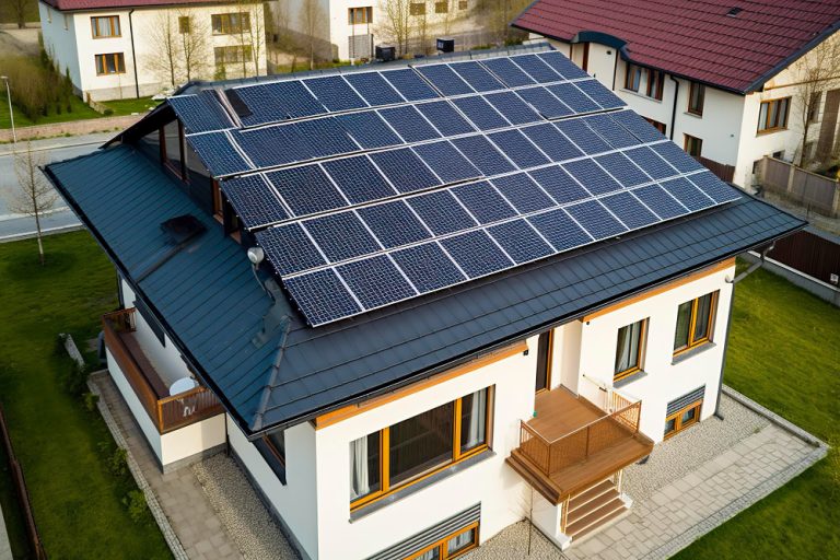sustainable-home-with-solar-panels-roof-harnessing-clean-energy